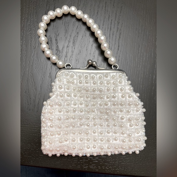 Cudle Accessories Handbags - Petite Elegant Mini Clutch Purse in White